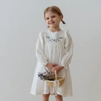2024 Дети Винтажное платье для осенних младенцев Цветы Вышивка Смокинг Белые платья Детские бутиковые дизайнерские платья